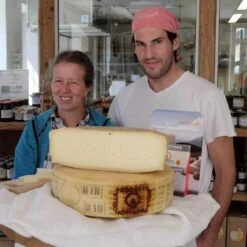 Cave Seasoned Vezzena Slow Food -Food Series Store CASEIFICIO ALTIPIANI VEZZENA ASIAGO DOP