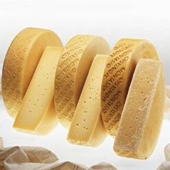 Montasio "Gold Of Time" 10 Months Aged