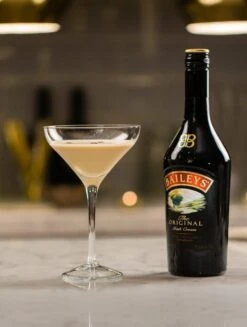 Baileys Original Irish Cream -Food Series Store flat white martini cocktail gallery 4