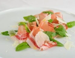 Fresh Grana Padano Flakes -Food Series Store speck mit rauke und parmesan